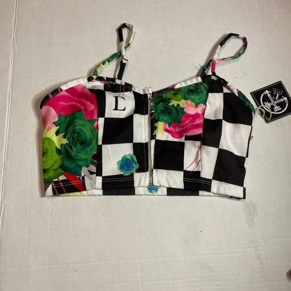 Black and White Sleeveless Crop Camisole - Picture 1 of 2